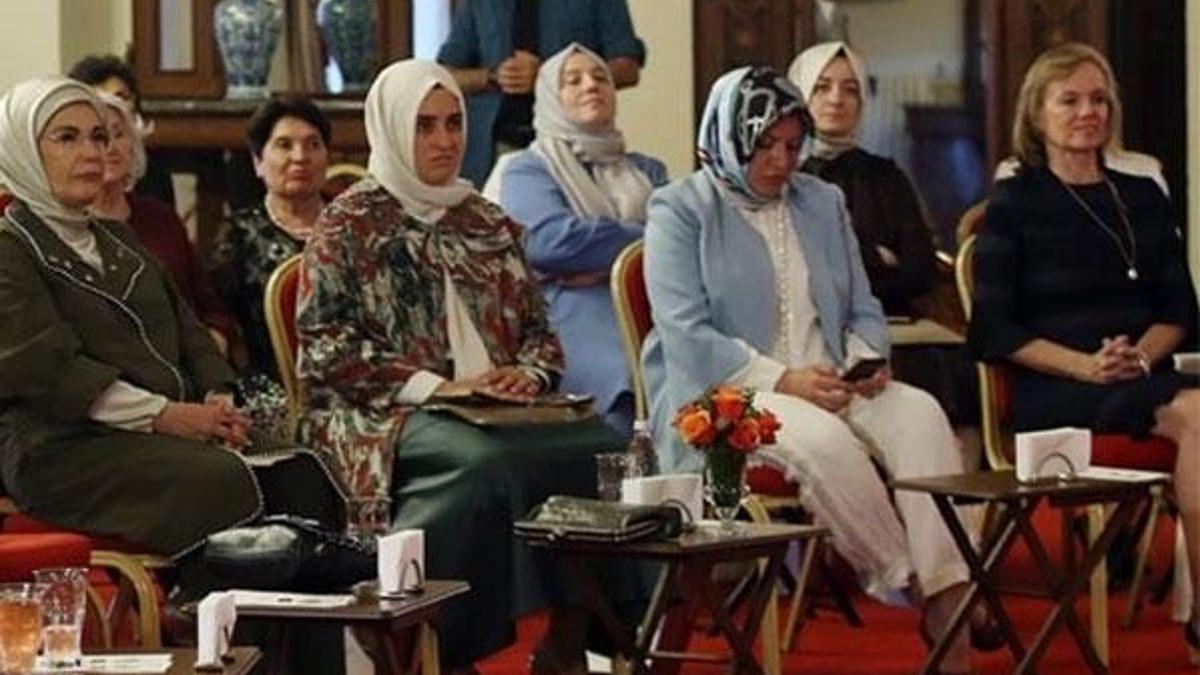 Emine Erdoğan Bezmialem Valide Sultan Söyleşisi'ne katıldı
