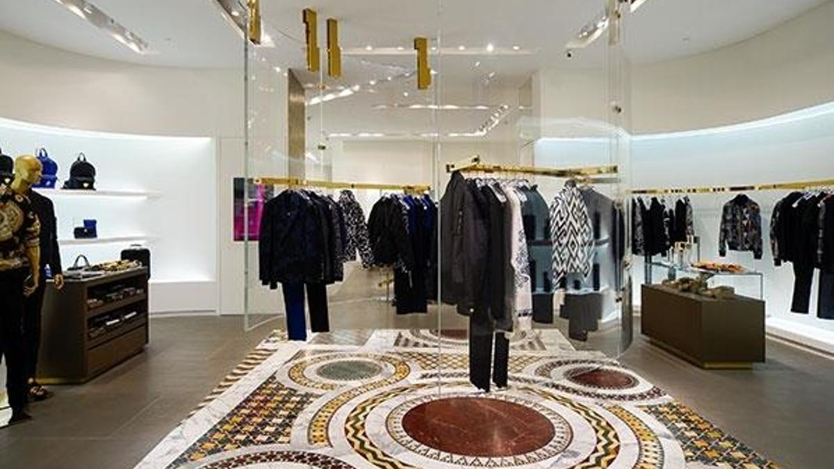 Ünlü giyim devi Versace satılıyor