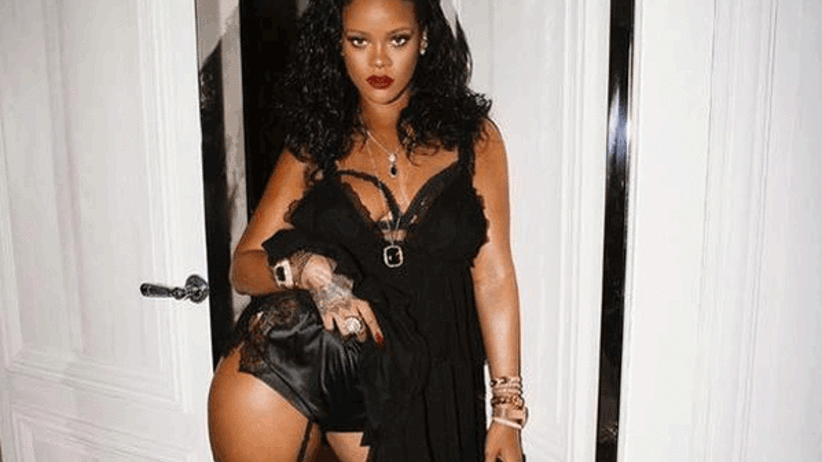 Rihanna Türk hayranlarını mest etti