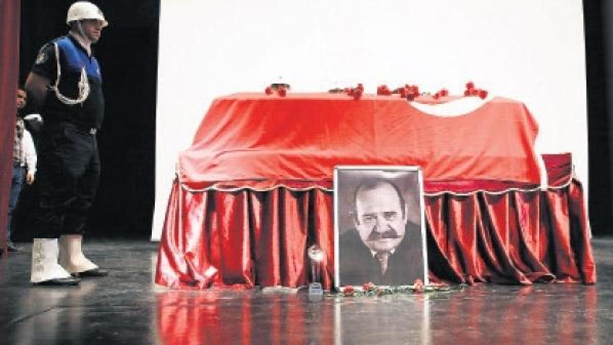 Büyük ustaya veda töreni