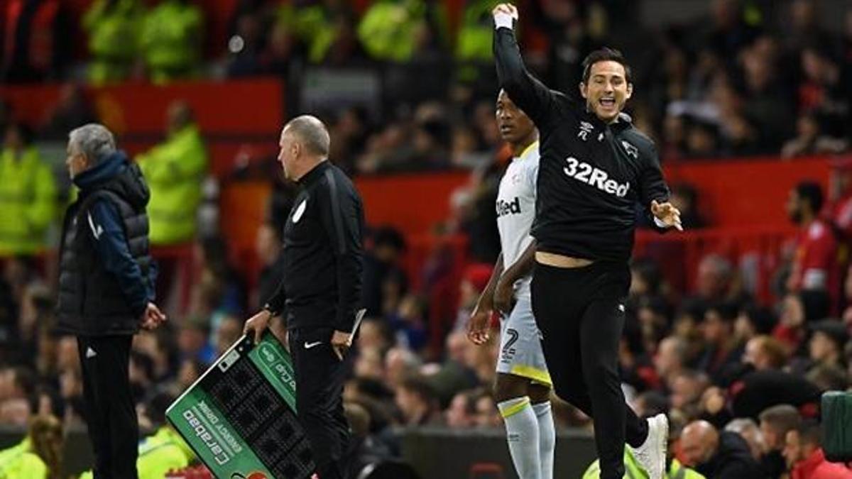 Manchester United, Lig Kupası'ndan elendi