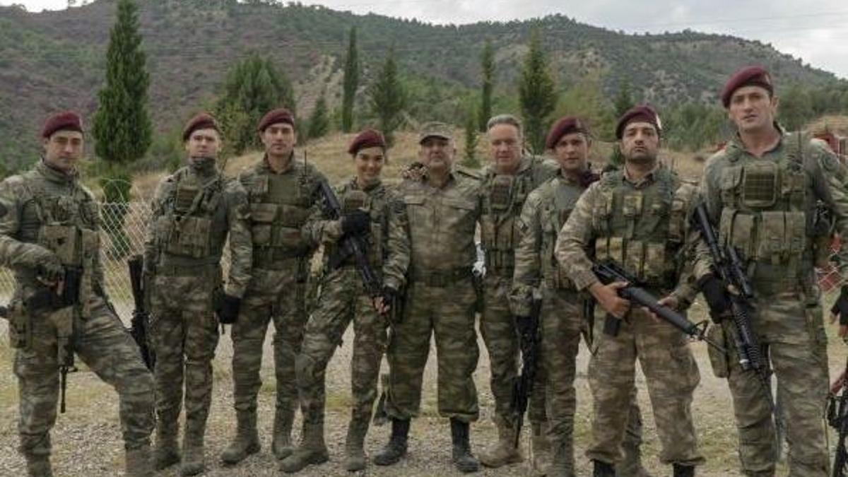 FOX'u krize sokan dizi! Set durdu oyuncular eylem yapıyor
