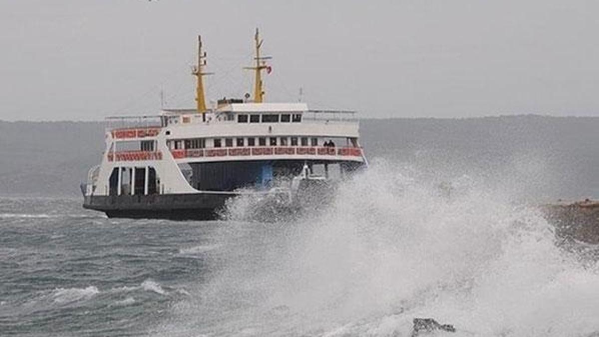 Fırtına feribot seferlerini iptal ettirdi