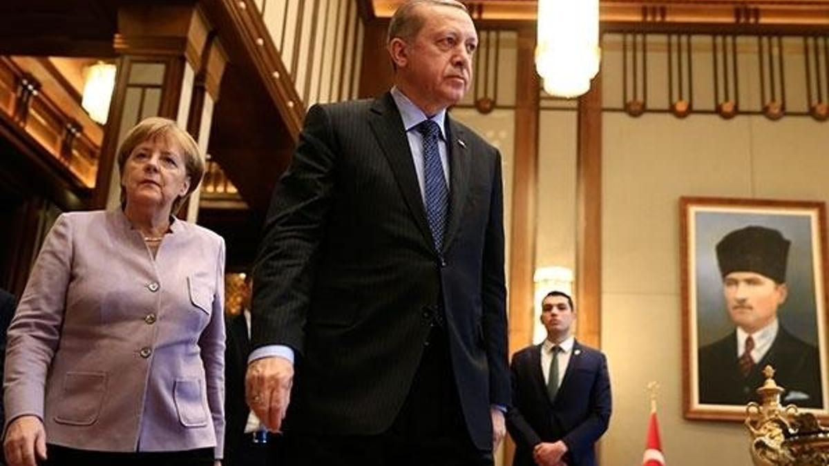 Cumhurbaşkanı Erdoğan'dan Merkel'e 69 kişilik terör listesi