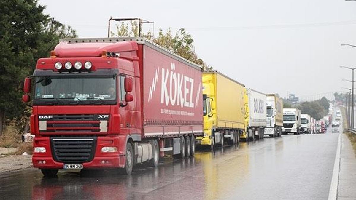 Sınırda TIR kuyruğu