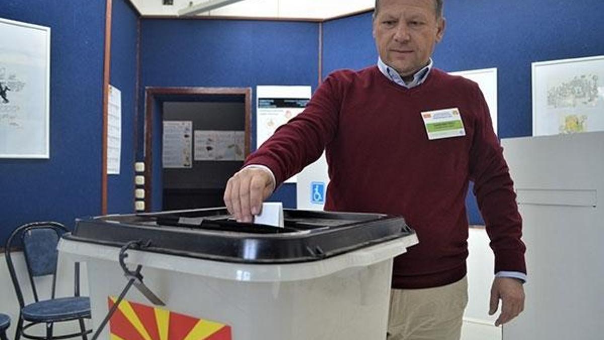 Makedonya'daki düşük katılımlı referandum sonucuna destek