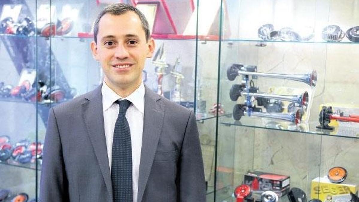 Onun kornası ötüyor