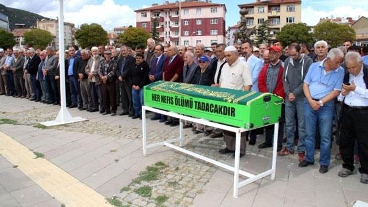 Ünlü oyuncuya cenazesinde büyük vefasızlık