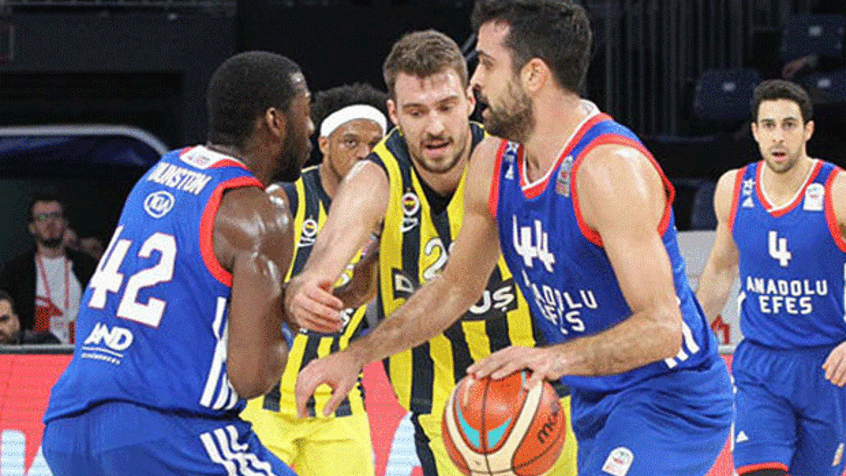Fenerbahçe ve Anadolu Efes şampiyonluk için parkede!