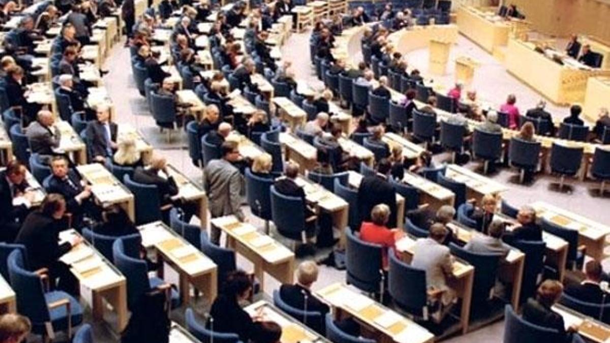 AB ve NATO Makedonya'nın peşinde