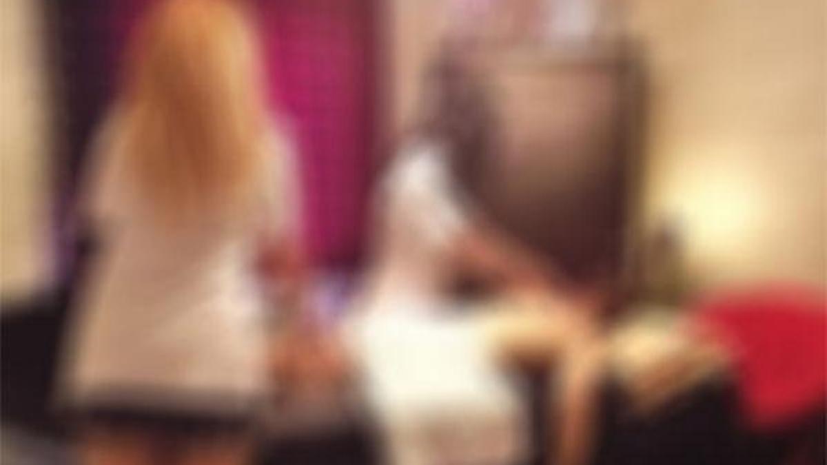 Masaj salonuna fuhuş baskını: 11 gözaltı