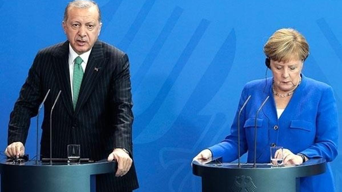 İşte Erdoğan’ın Merkel’e verdiği 136 kişilik o liste…
