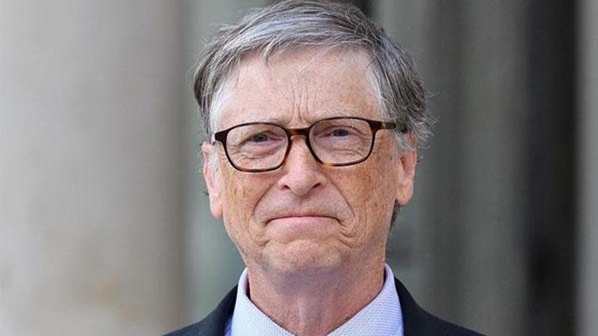 Bill Gates 24 yıllık koltuğundan oldu!