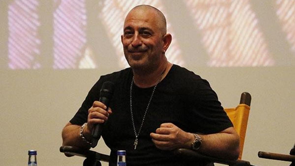Cem Yılmaz, yeniden 'stand up' şov yapacak