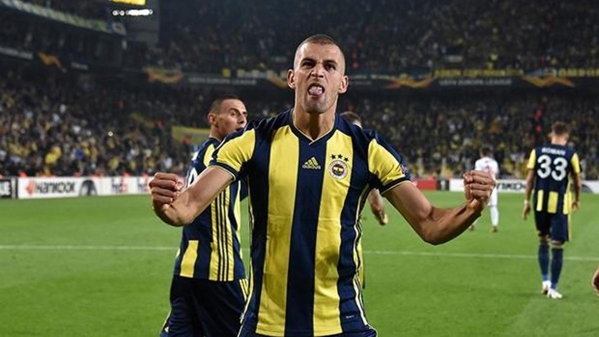 Slimani'den Fenerbahçe'ye hayat öpücüğü!