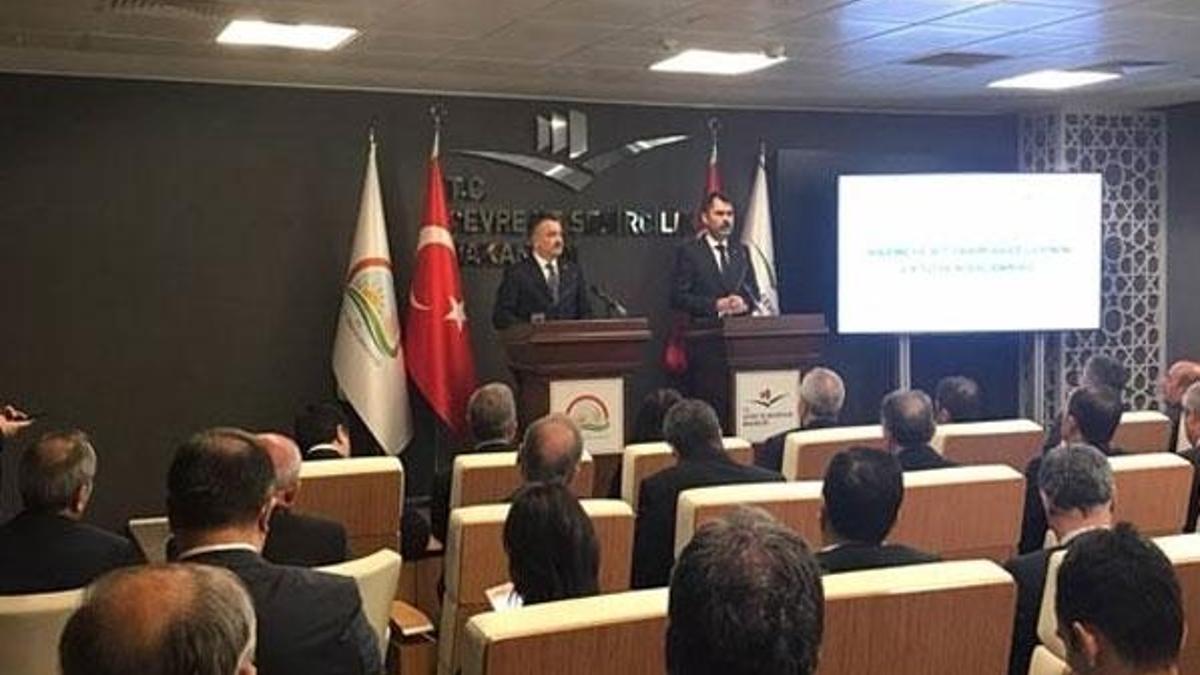 İki bakandan hazine arazisi açıklaması!