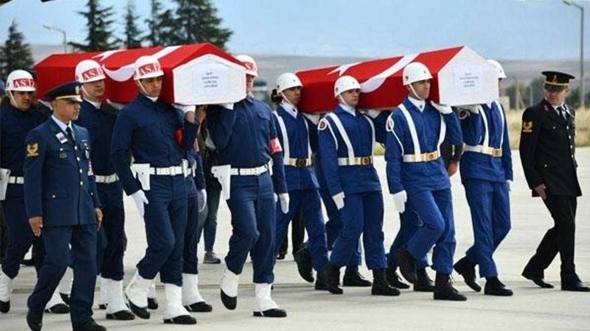 4 şehit Batman'dan memleketlerine uğurlandı