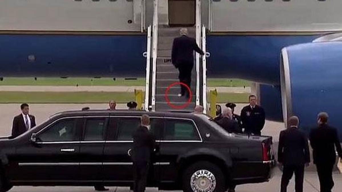 "Trump’ın ayakkabısına tuvalet kağıdı yapıştı"