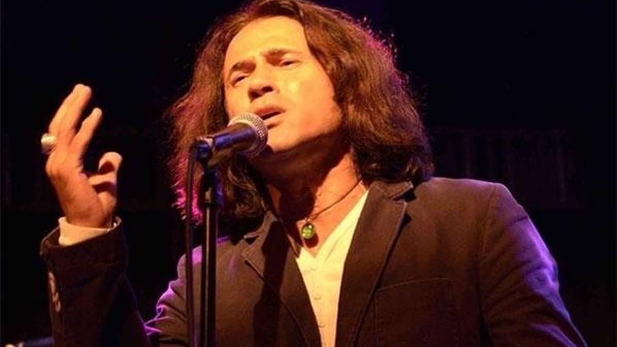 'Rockçı imam' meslekten ihraç edildi