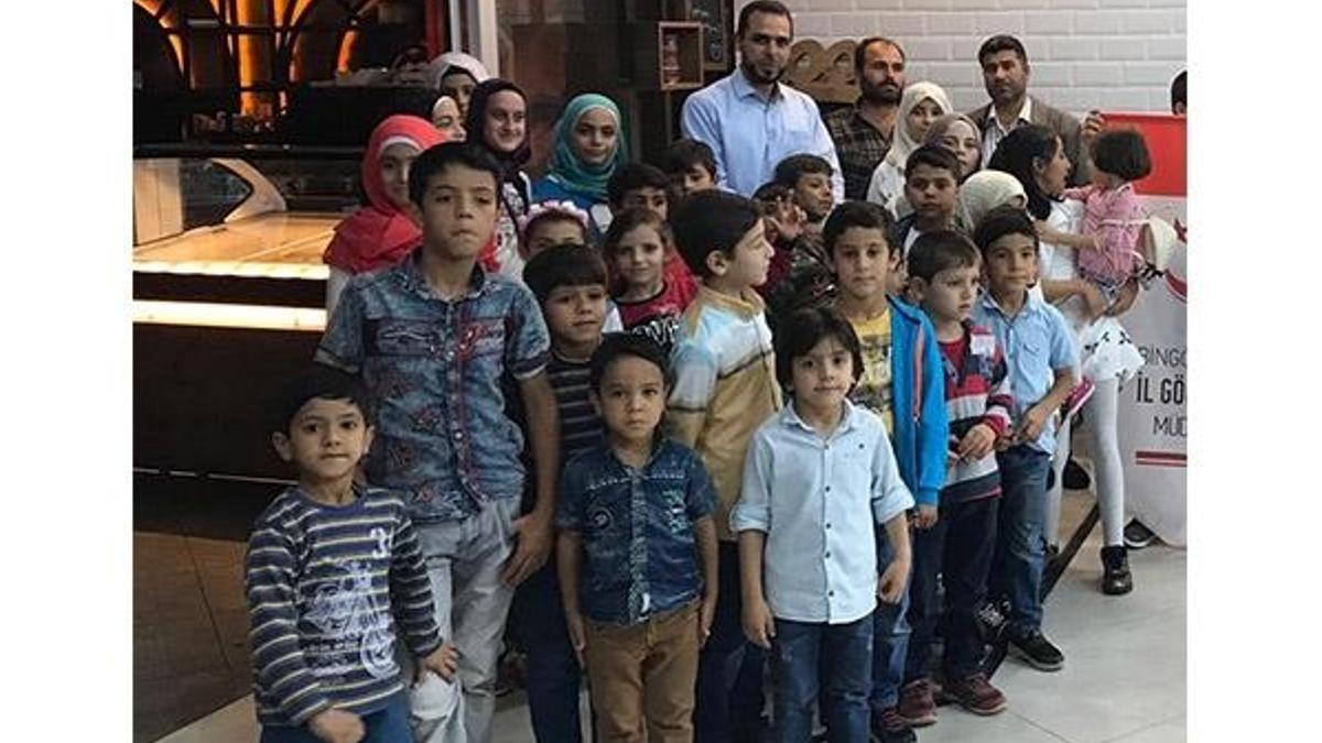 Suriyeli çocukların sinema mutluluğu