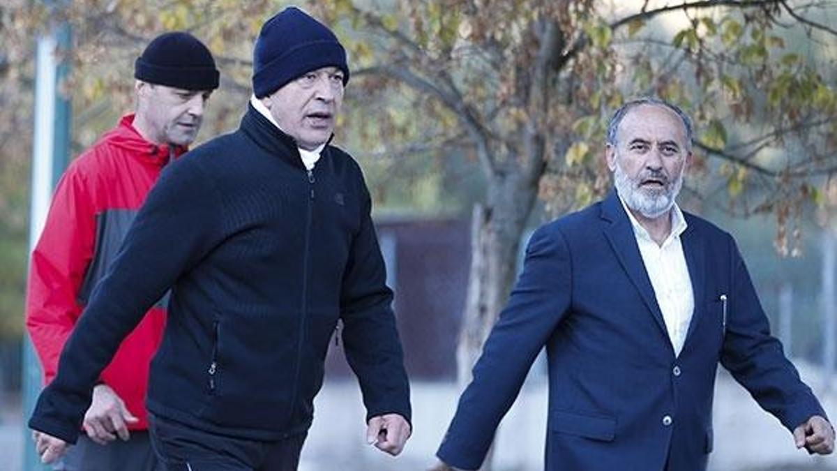 Bakan Akar, Kızılcahamam'da sabah yürüyüşü yaptı