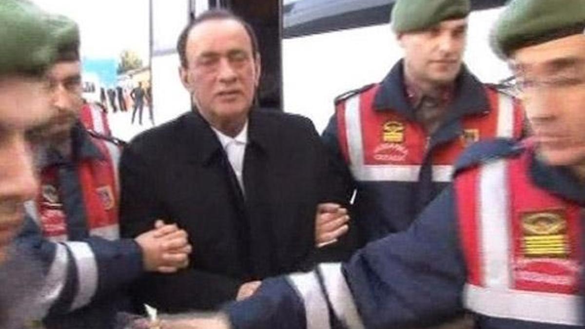 Çakıcı'ya cezaevi müdürünü tehditten hücre cezası