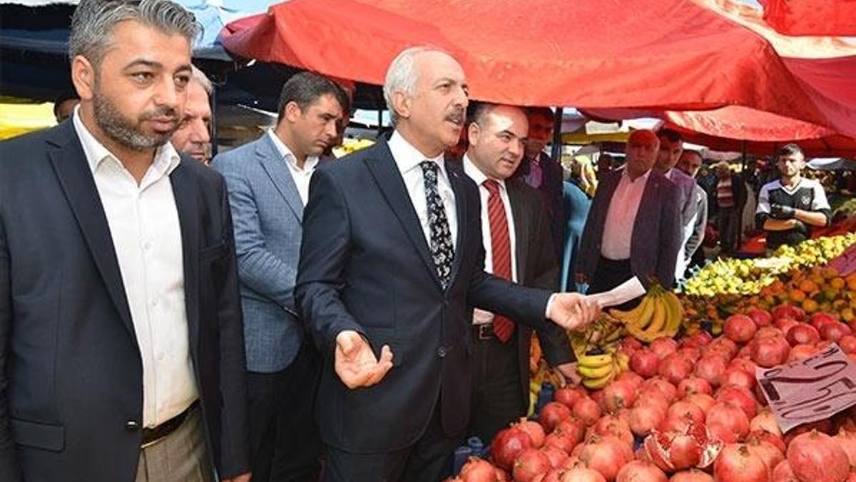 Çorum Belediye Başkanı Gül'den pazarcılara yerinde denetim