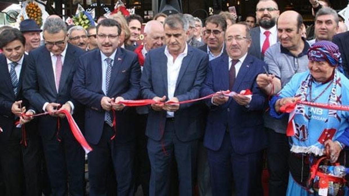 Şenol Güneş, Trabzon'da iş yeri açılışına katıldı!