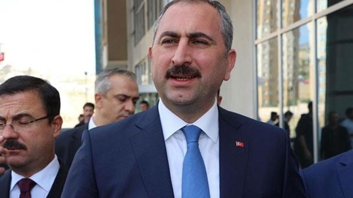 Bakan Gül'den hakim, savcı ve avukatlar için bedelli askerlik açıklaması