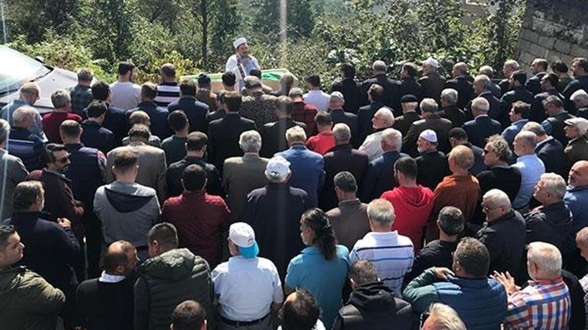 Cenazeye gidenler cami hoparlöründen ölen kişinin sesini duydu