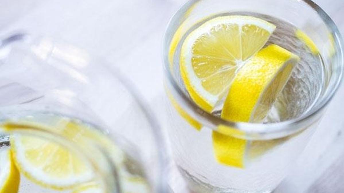 Limonlu su içmek için 6 neden