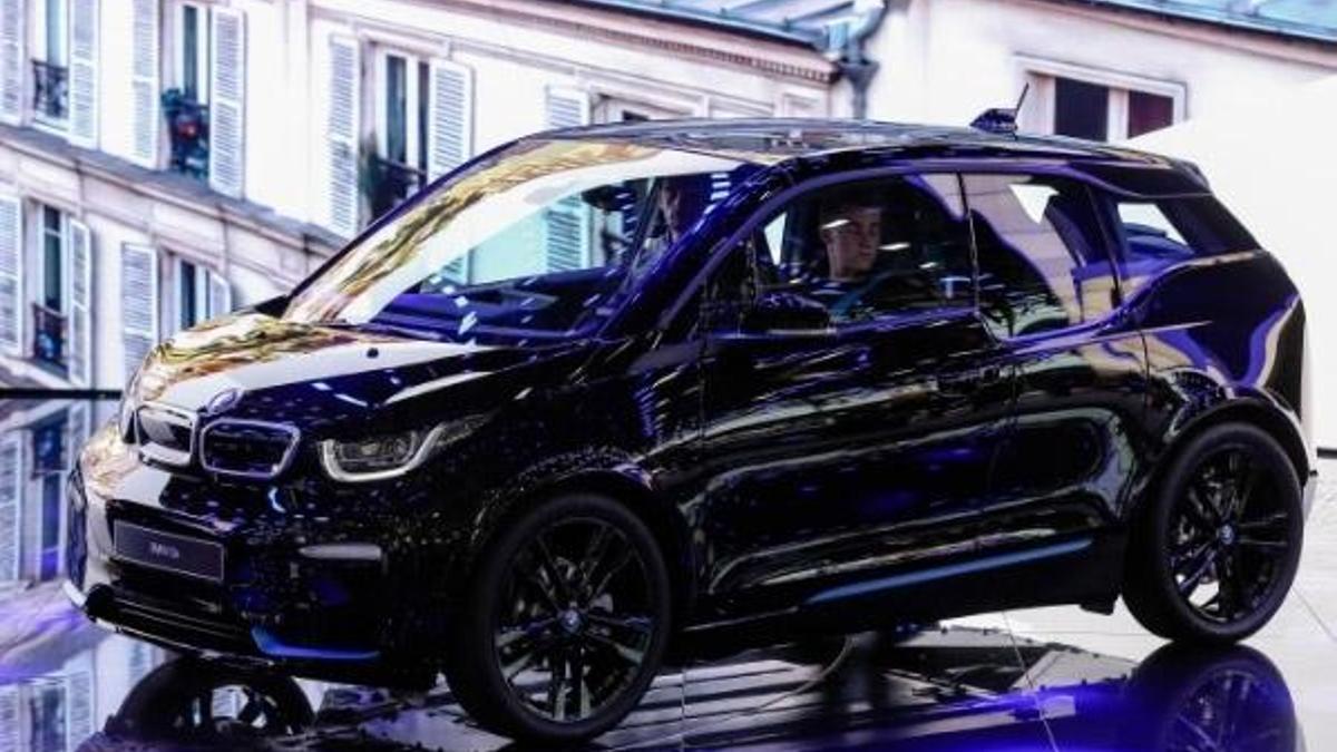 BMW Avrupa'da benzin yedeğinden vazgeçiyor
