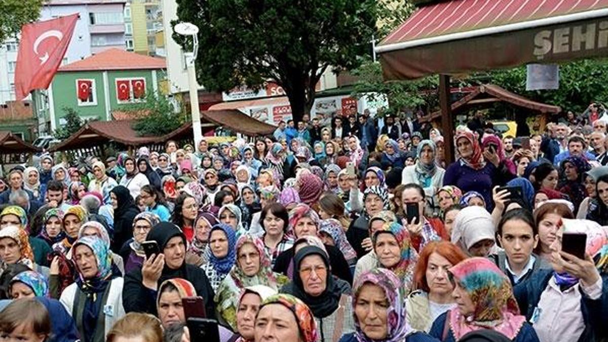 Acılı baba kızı için miting yaptı