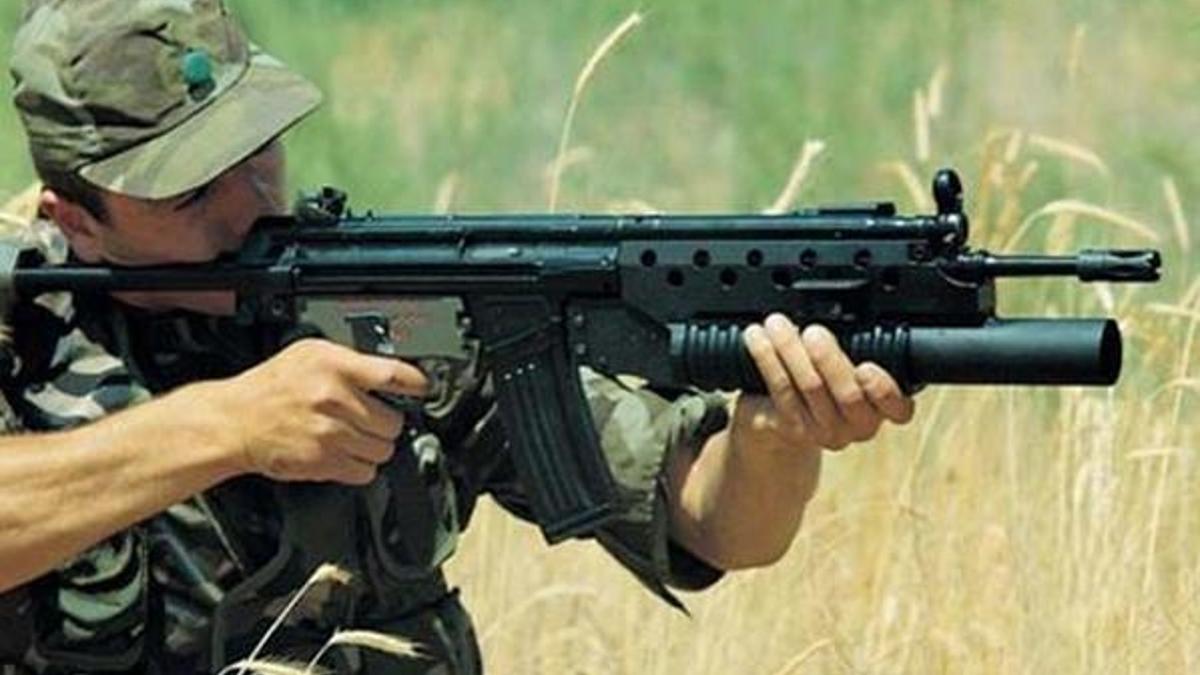 Yerli "bomba atarlar" kışla yolunda