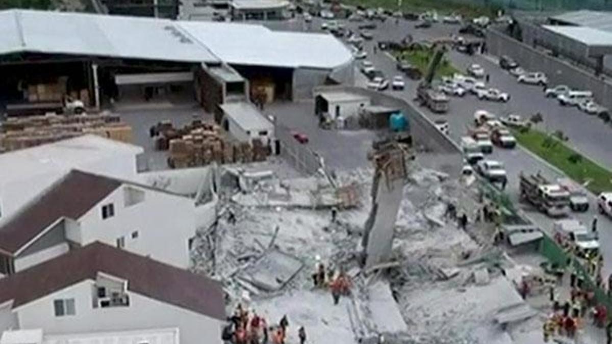 Meksika'da alışveriş merkezi inşaatı çöktü: Ölü ve kayıplar var