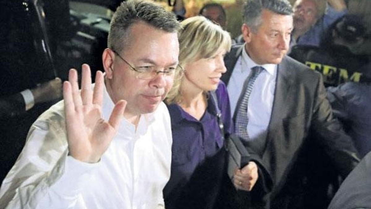 Ve rahip serbest!