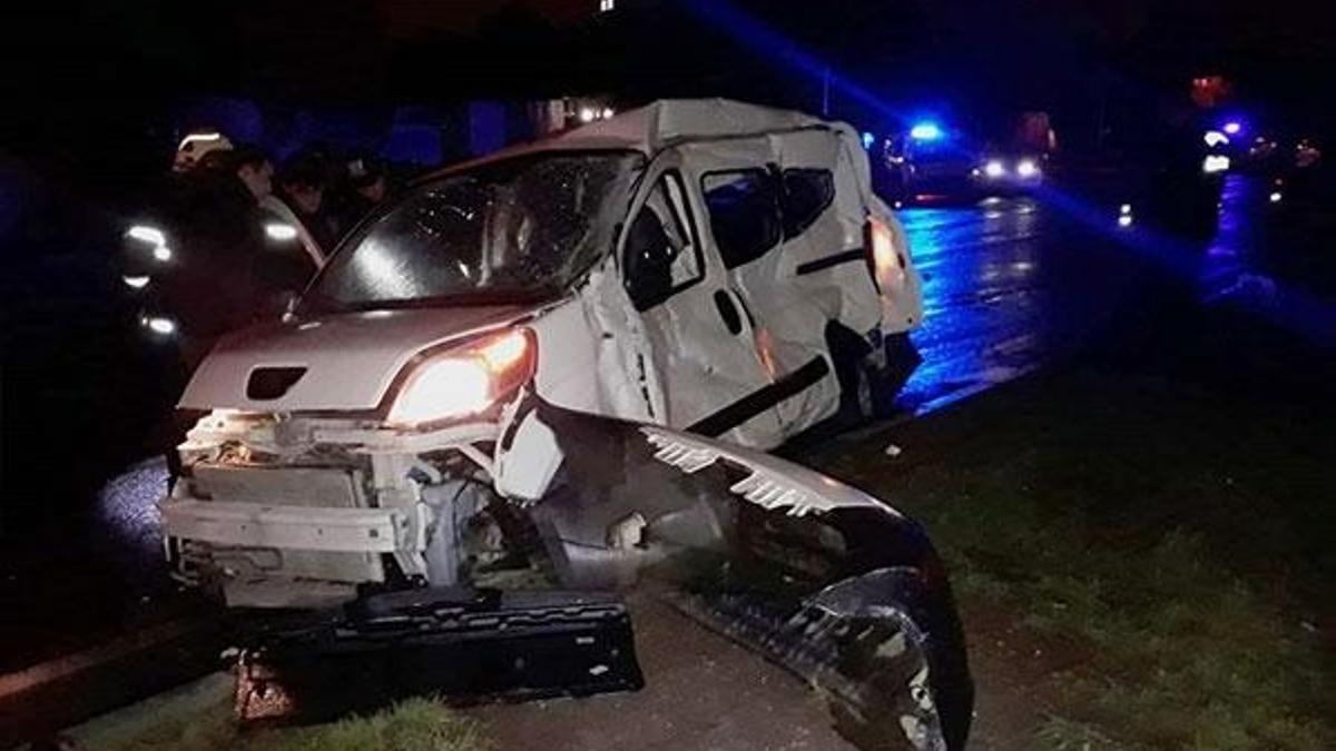 Kütahya'da yolcu otobüsü ile kamyonet çarpıştı: 2 ölü