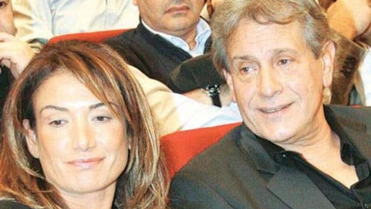 Neco 10 yıllık eşi İdil Erge'den boşanıyor
