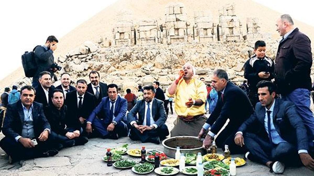 Nemrut’ta çiğ köfte partisi