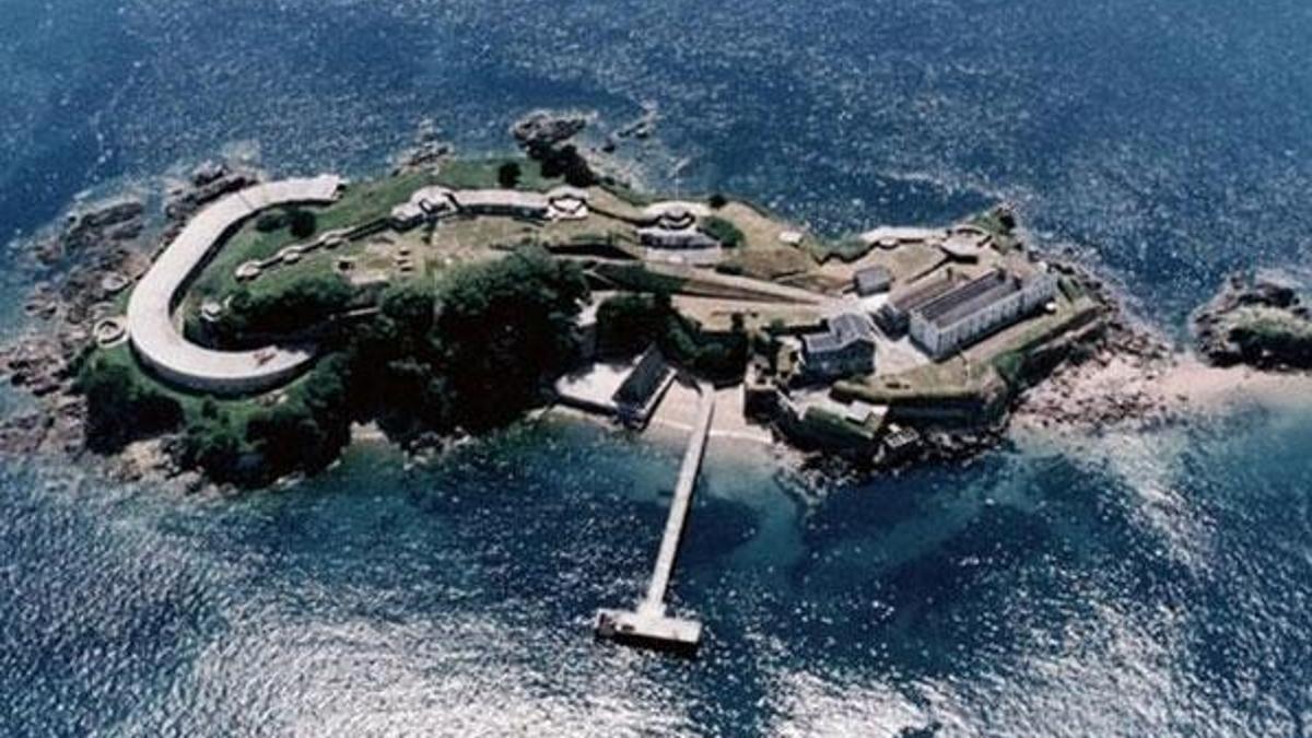 Tarihi Drake Adası 7,8 milyon dolara satışa çıkarıldı