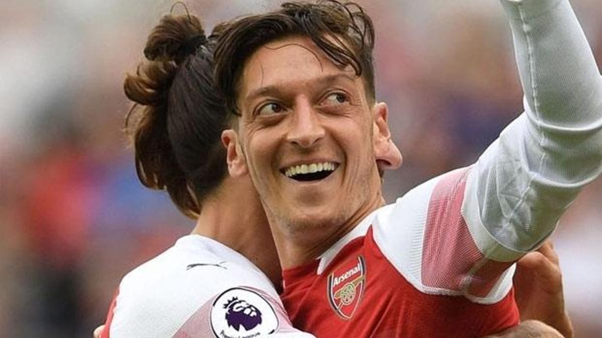 UEFA'dan Mesut Özil'e doğum günü kutlaması!
