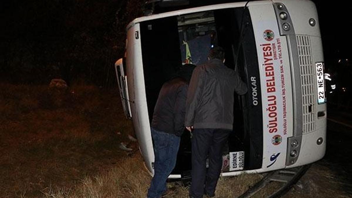 Edirne'de minibüs devrildi: 13 yaralı