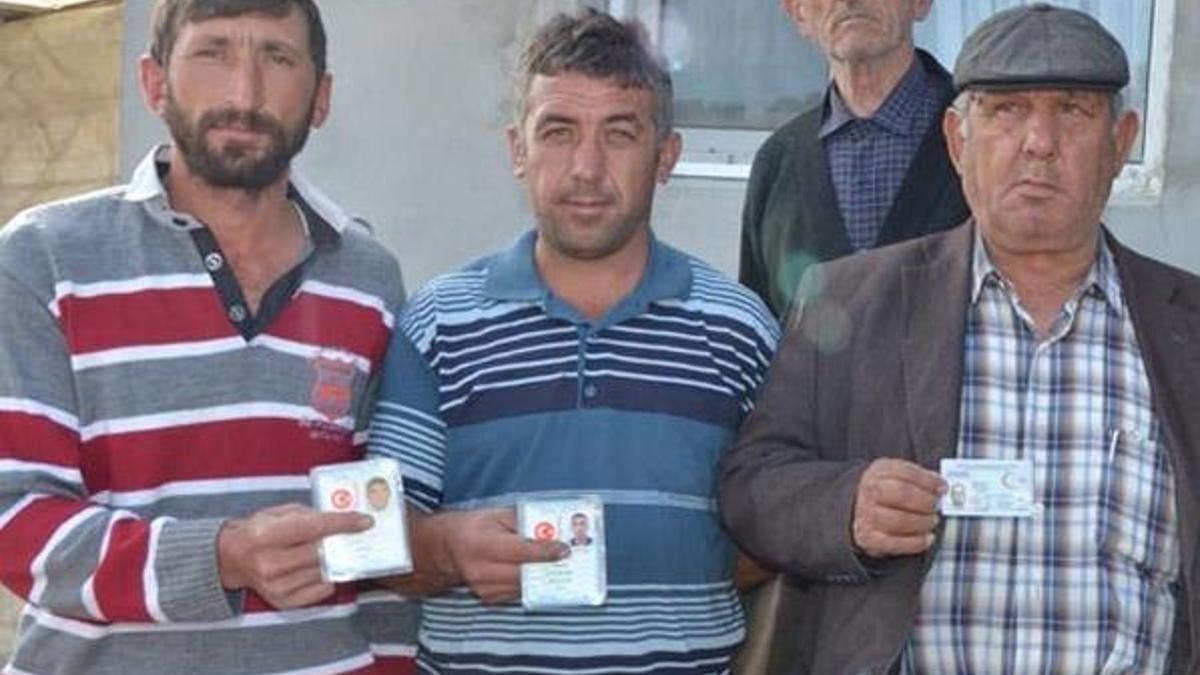Bu köyde herkesin soyadı aynı!