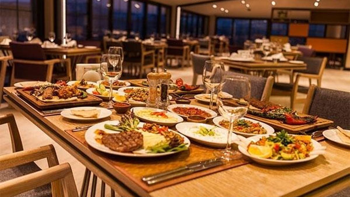 Üç bin restorantta enflasyona karşı indirim
