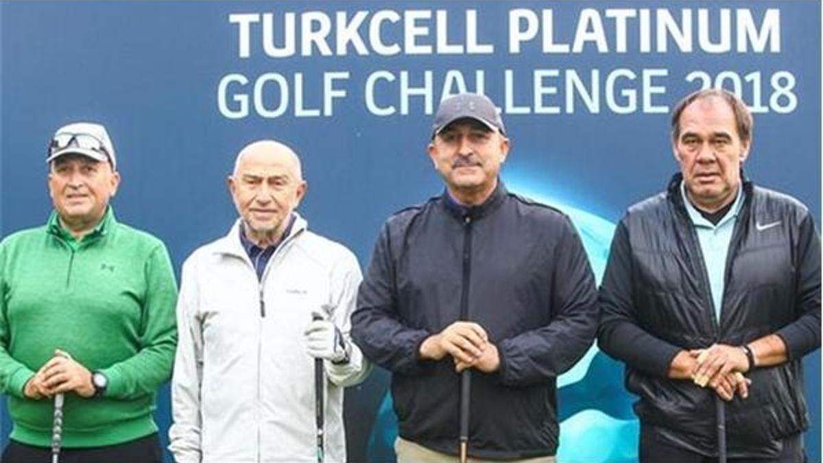 Dışişleri Bakanı Çavuşoğlu ile TFF Başkanı Demirören golf oynadı