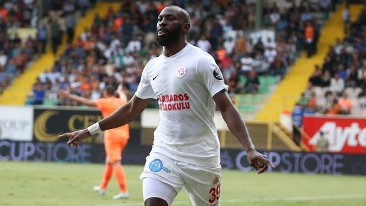 Antalyaspor tek attı üç aldı!