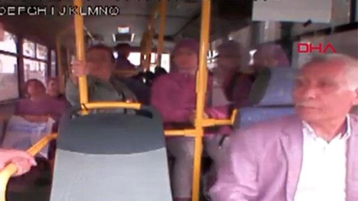 Servis aracınında şoföre çirkin saldırı