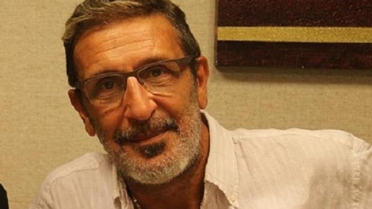 Cem Özer kimdir?