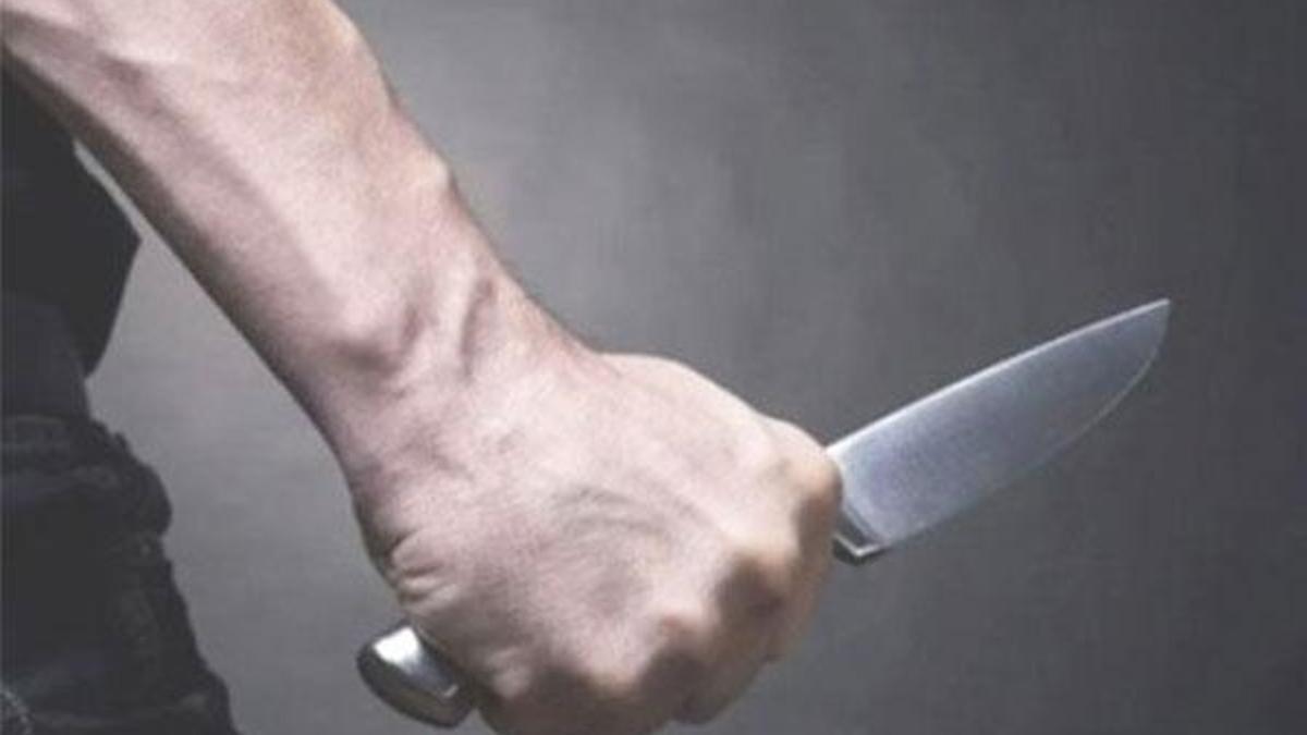 Tartıştığı üvey annesini boğazını keserek öldürdü