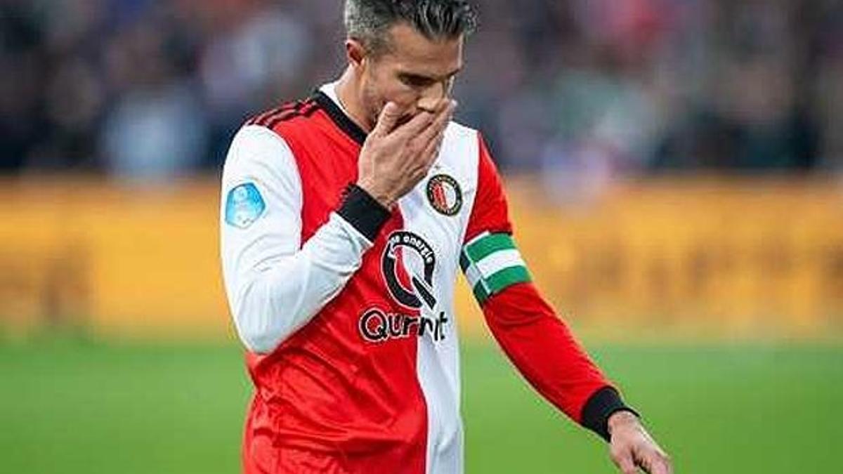 Robin Van Persie, futbolu bırakma kararı aldı!